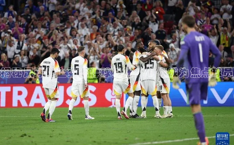 华体育hth官网登录百度游戏开放平台揭秘足球场上变态停球技巧，助你成为焦点球员